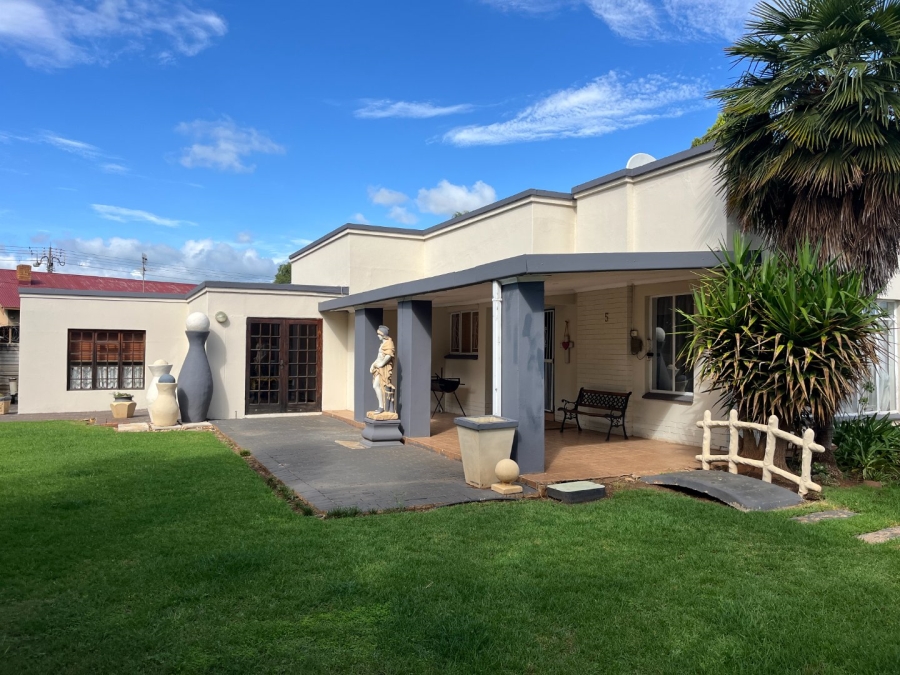 3 Bedroom Property for Sale in Potchefstroom South North West